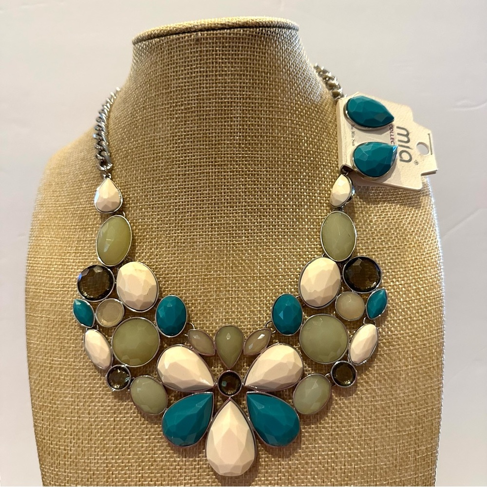NWT Mia Collection set of Statement Necklace & Earrings silver w/ greens & ivory